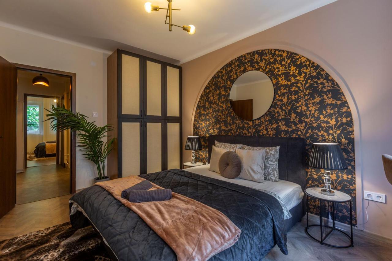 Stylish Quentin Apartment In The King Street ブダペスト エクステリア 写真