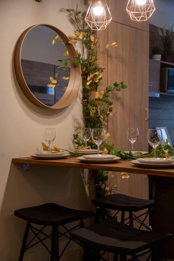 Stylish Quentin Apartment In The King Street ブダペスト エクステリア 写真