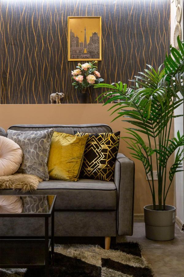 Stylish Quentin Apartment In The King Street ブダペスト エクステリア 写真