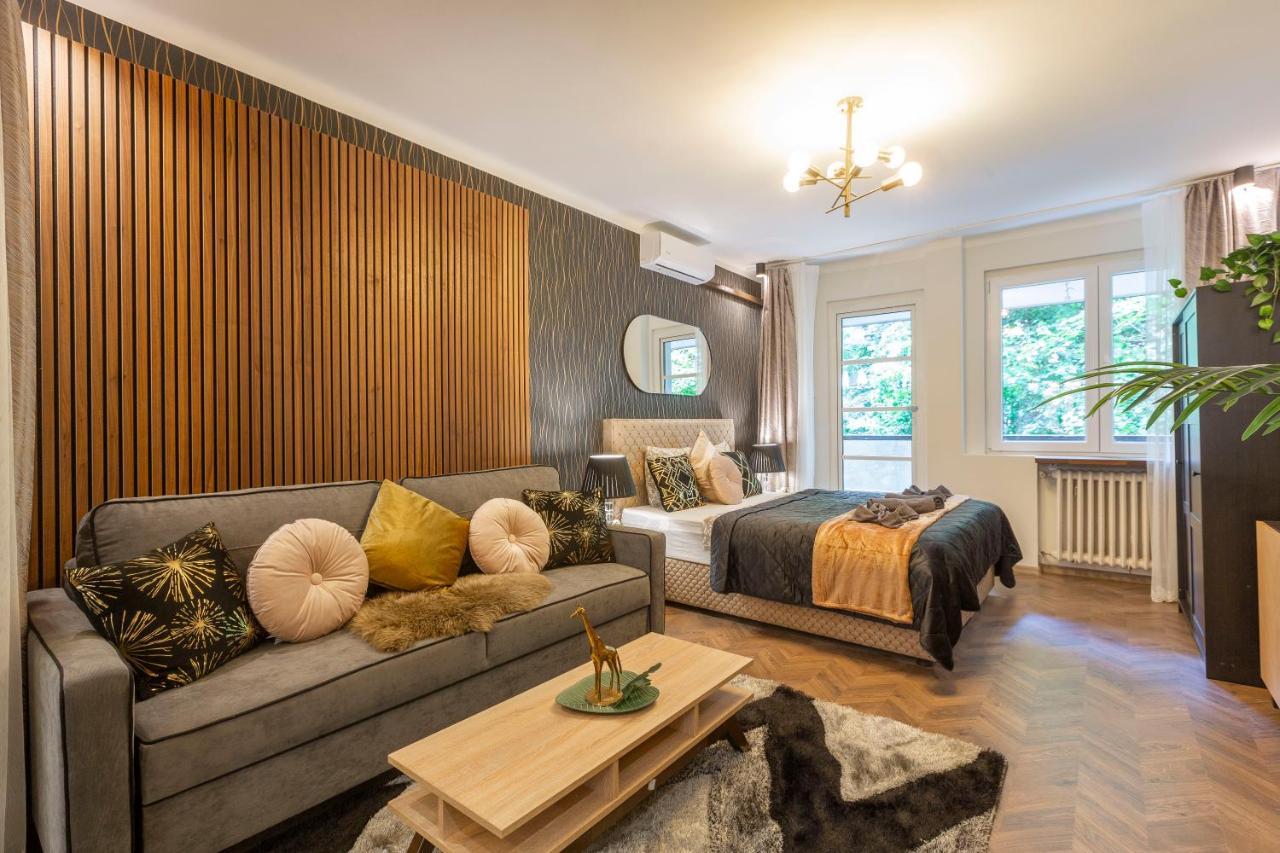 Stylish Quentin Apartment In The King Street ブダペスト エクステリア 写真