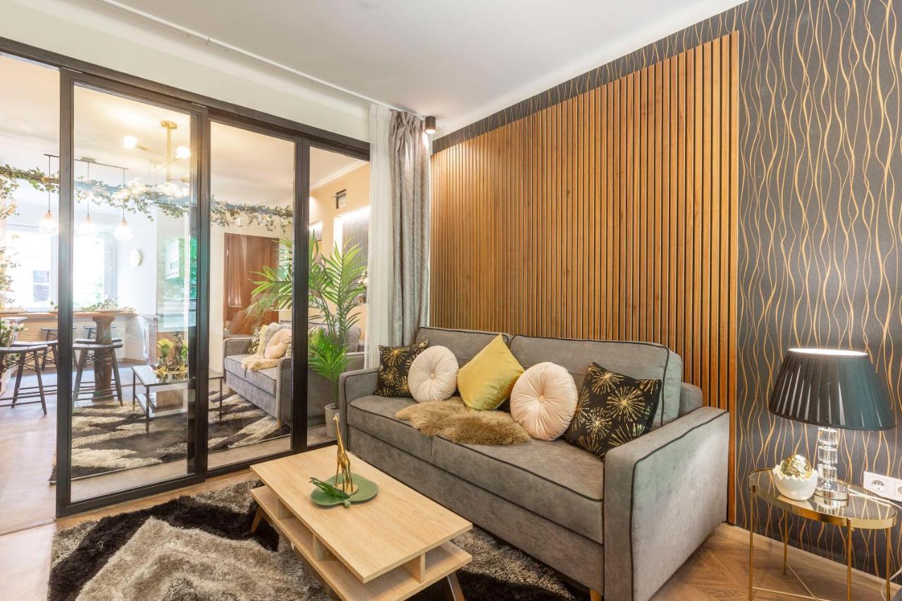 Stylish Quentin Apartment In The King Street ブダペスト エクステリア 写真