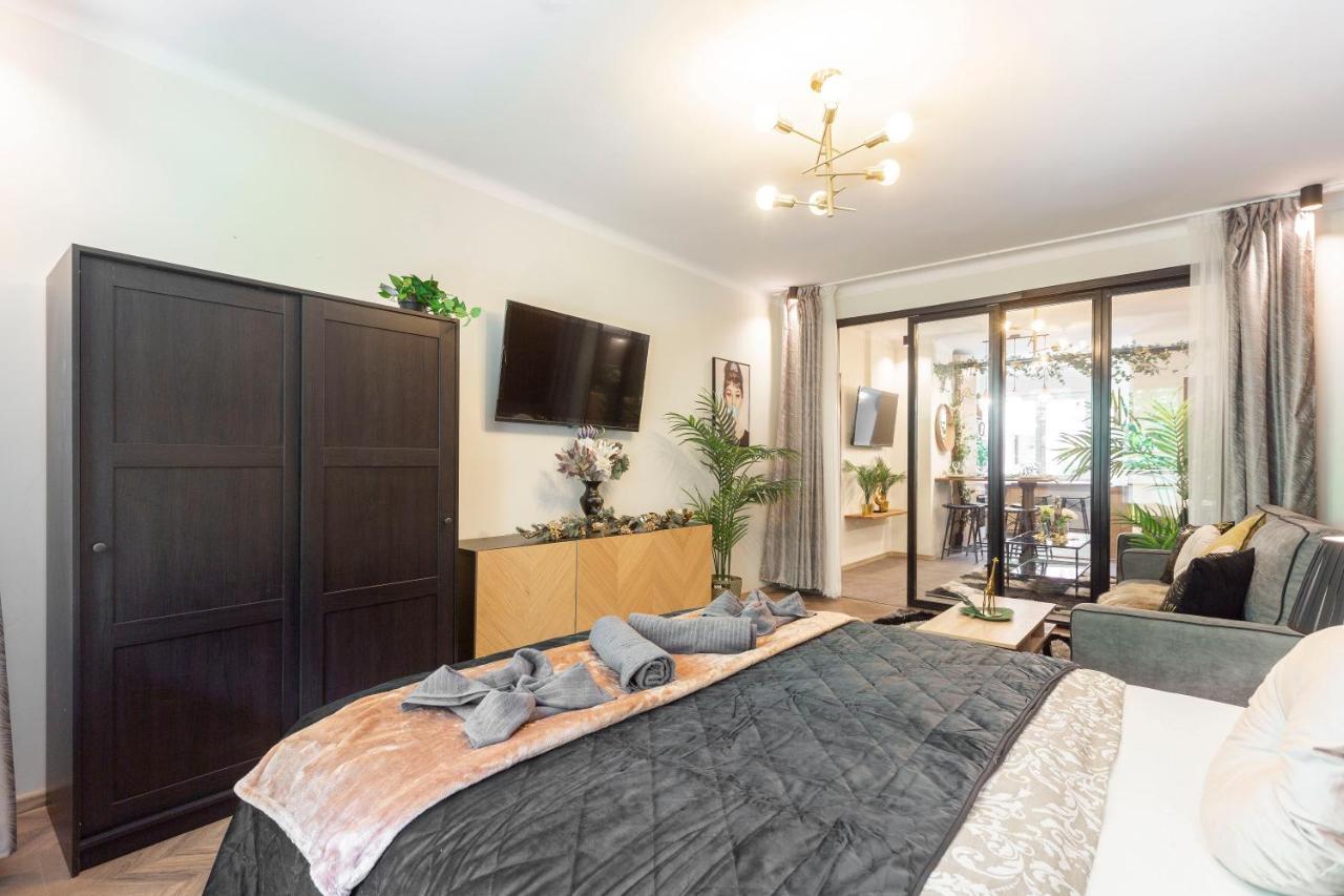 Stylish Quentin Apartment In The King Street ブダペスト エクステリア 写真